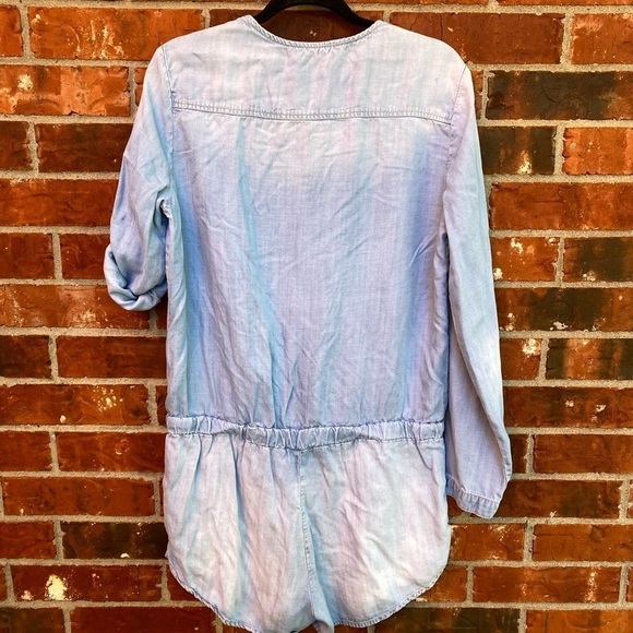 Chelsea & Violet Womens LargeBlue Chambray Roll Tab Sleeve Vneck Romper Shorts - Picture 3 of 7